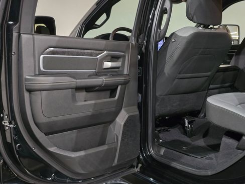 Used 2024 RAM 2500 Big Horn image 29