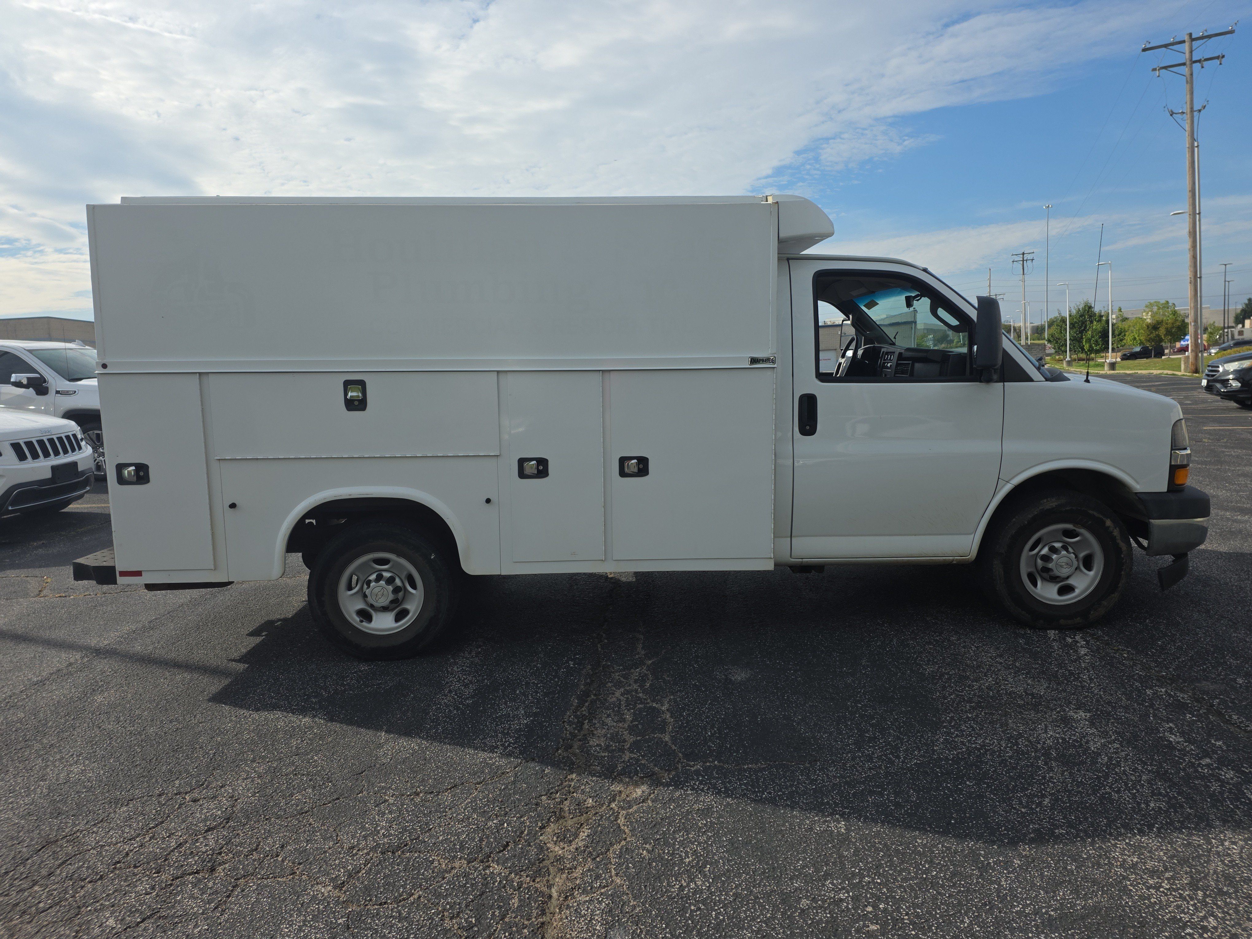 Used 2019 Chevrolet Express 3500 w/ Power Convenience Package RWD image 3