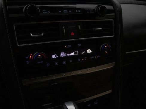 Used 2024 Nissan Armada Platinum w/ Captain's Chairs Package image 35