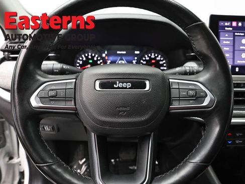 Used 2022 Jeep Compass Latitude AWD/4WD image 10
