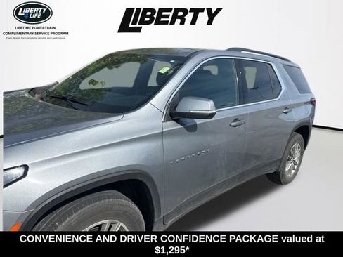 Used 2023 Chevrolet Traverse LT FWD image 2