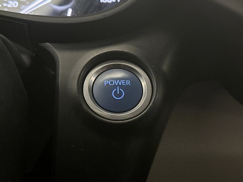 Used 2024 Toyota Sienna LE image 19