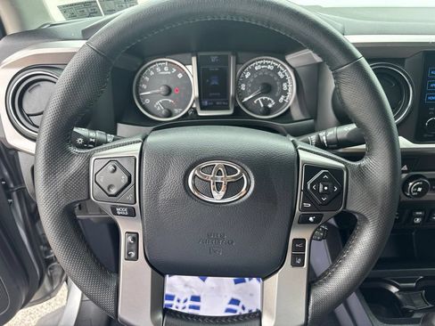 Used 2019 Toyota Tacoma SR5 RWD image 16