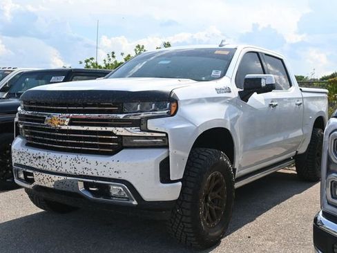 Used 2024 Chevrolet Silverado 3500 High Country w/ High Country Premium Package AWD/4WD image 3