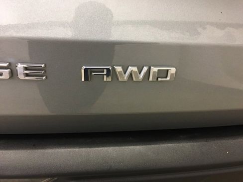 Used 2025 Chevrolet Traverse LT image 12