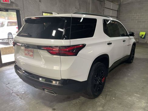 Used 2022 Chevrolet Traverse Premier w/ Redline Edition FWD image 9