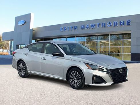 Used 2025 Nissan Altima 2.5 SV FWD image 1