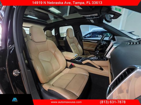 Used 2018 Porsche Cayenne Platinum Edition w/ Premium Package AWD/4WD image 30