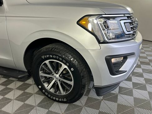 Used 2018 Ford Expedition XLT w/ Equipment Group 201A AWD/4WD image 4