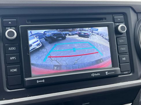 Used 2017 Toyota Tacoma SR5 image 11