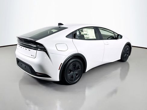 New 2026 Toyota Prius Plug-In Hybrid FWD image 5