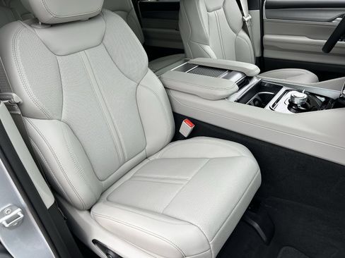 New 2026 Jeep Grand Wagoneer Limited AWD/4WD image 7