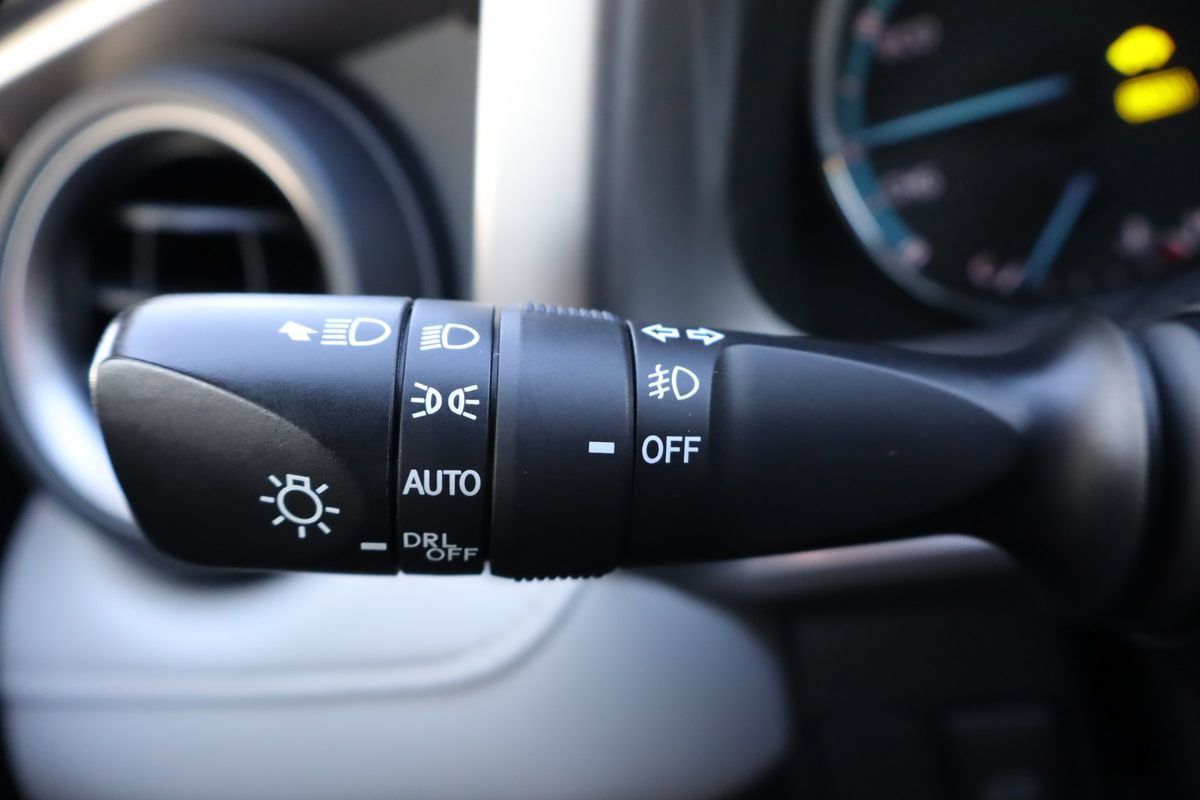 Used 2018 Toyota RAV4 XLE w/ Convenience Package AWD/4WD image 32