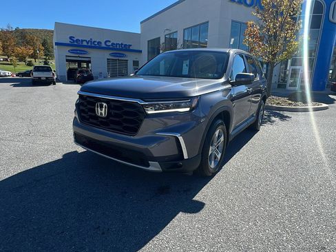 New 2025 Honda Pilot EX-L image 8