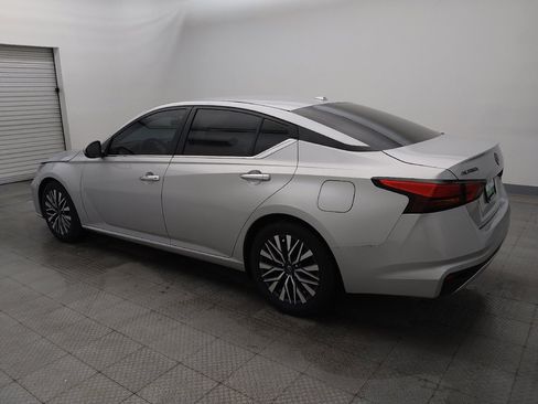 Used 2023 Nissan Altima 2.5 SV FWD image 3