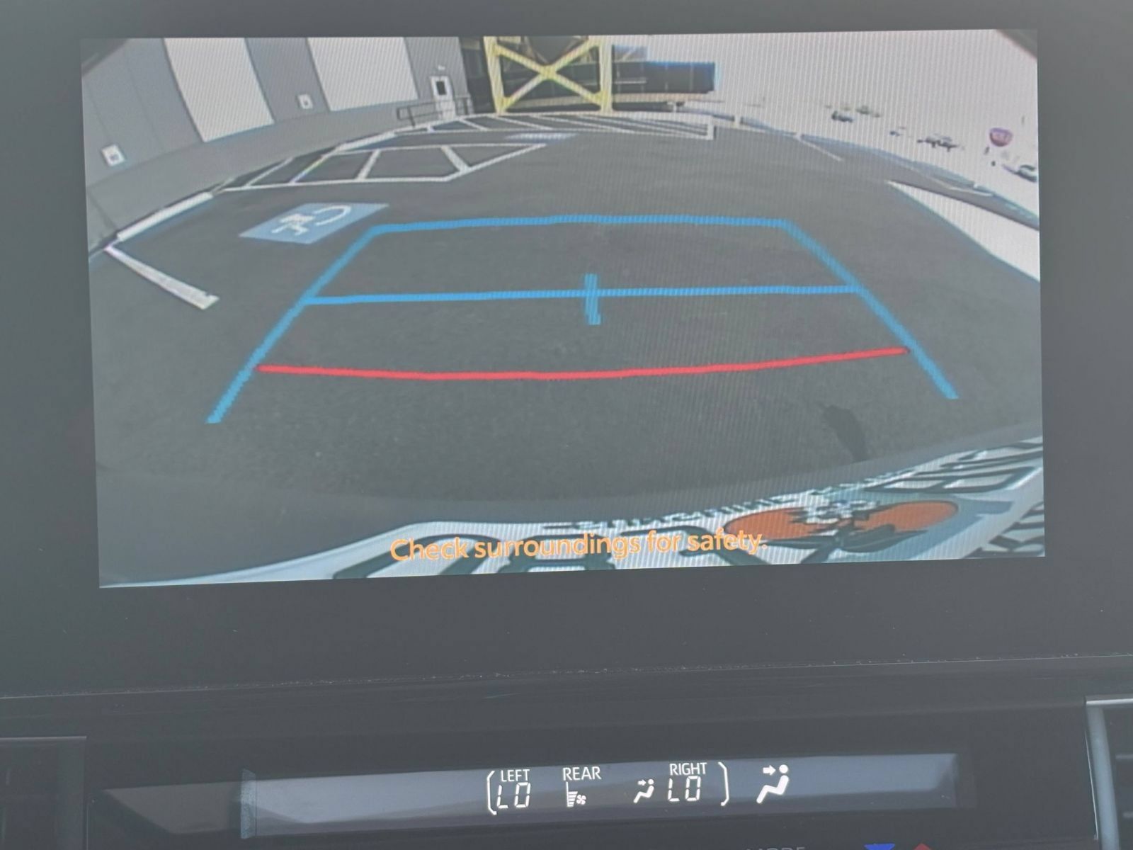 Used 2025 Toyota Sienna XLE FWD image 24