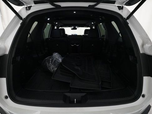 Certified 2025 Honda Pilot Black Edition image 10