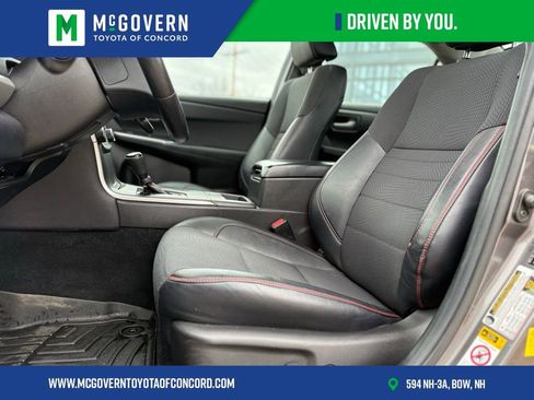 Used 2017 Toyota Camry SE w/ Moonroof Package image 12