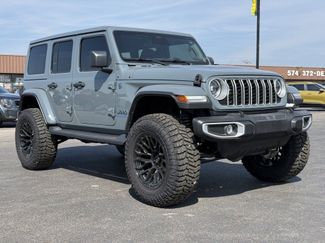 Used 2025 Jeep Wrangler Unlimited Sahara AWD/4WD video 2