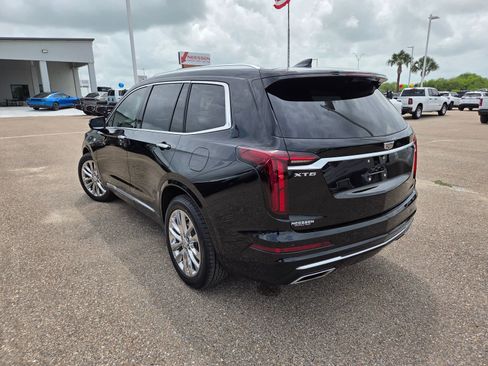 Used 2023 Cadillac XT6 Premium Luxury w/ Technology Package FWD image 8