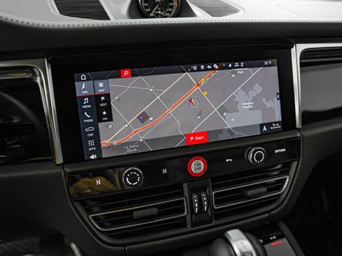 Certified 2026 Porsche Macan AWD/4WD image 21