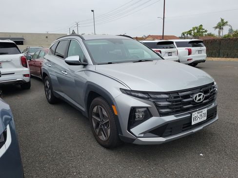 Used 2025 Hyundai Tucson SEL FWD image 3