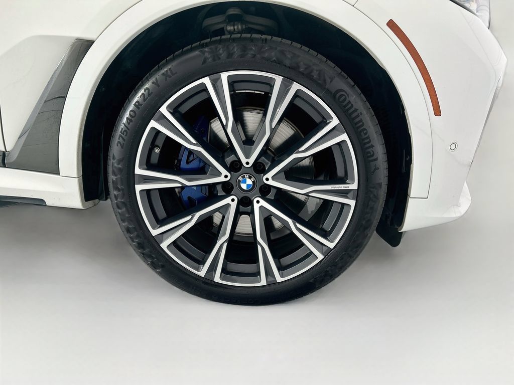 Used 2021 BMW X7 xDrive40i w/ M Sport Package AWD/4WD image 31