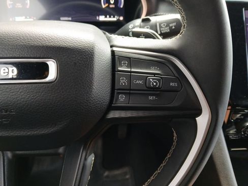 Used 2023 Jeep Grand Cherokee Altitude RWD image 25