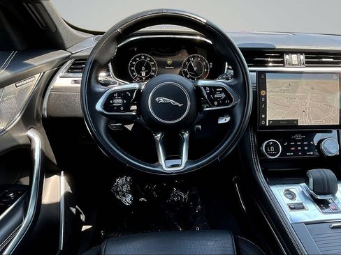 Used 2024 Jaguar F-PACE R-Dynamic S AWD/4WD image 7
