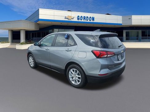 Used 2024 Chevrolet Equinox LS w/ LS Convenience Package image 3