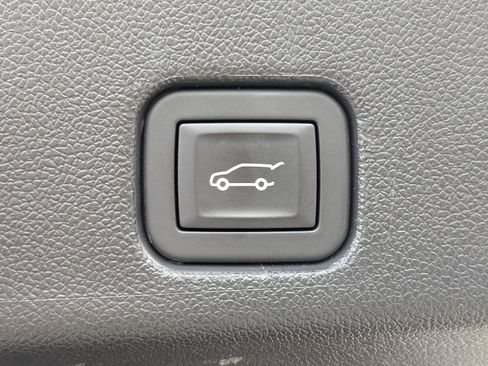 Certified 2024 Chevrolet Traverse RS FWD image 18