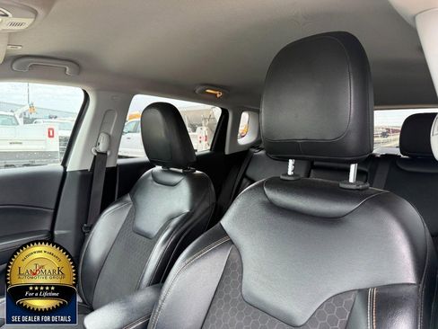 Used 2017 Jeep Compass Latitude w/ Popular Equipment Group AWD/4WD image 9