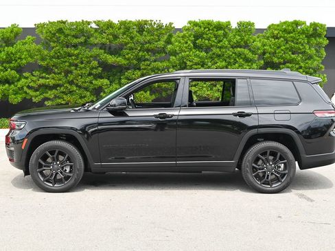 Used 2025 Jeep Grand Cherokee L Limited AWD/4WD image 7