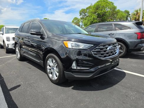 Used 2020 Ford Edge Titanium FWD image 3