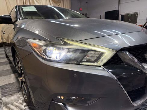 Used 2017 Nissan Maxima Platinum image 7