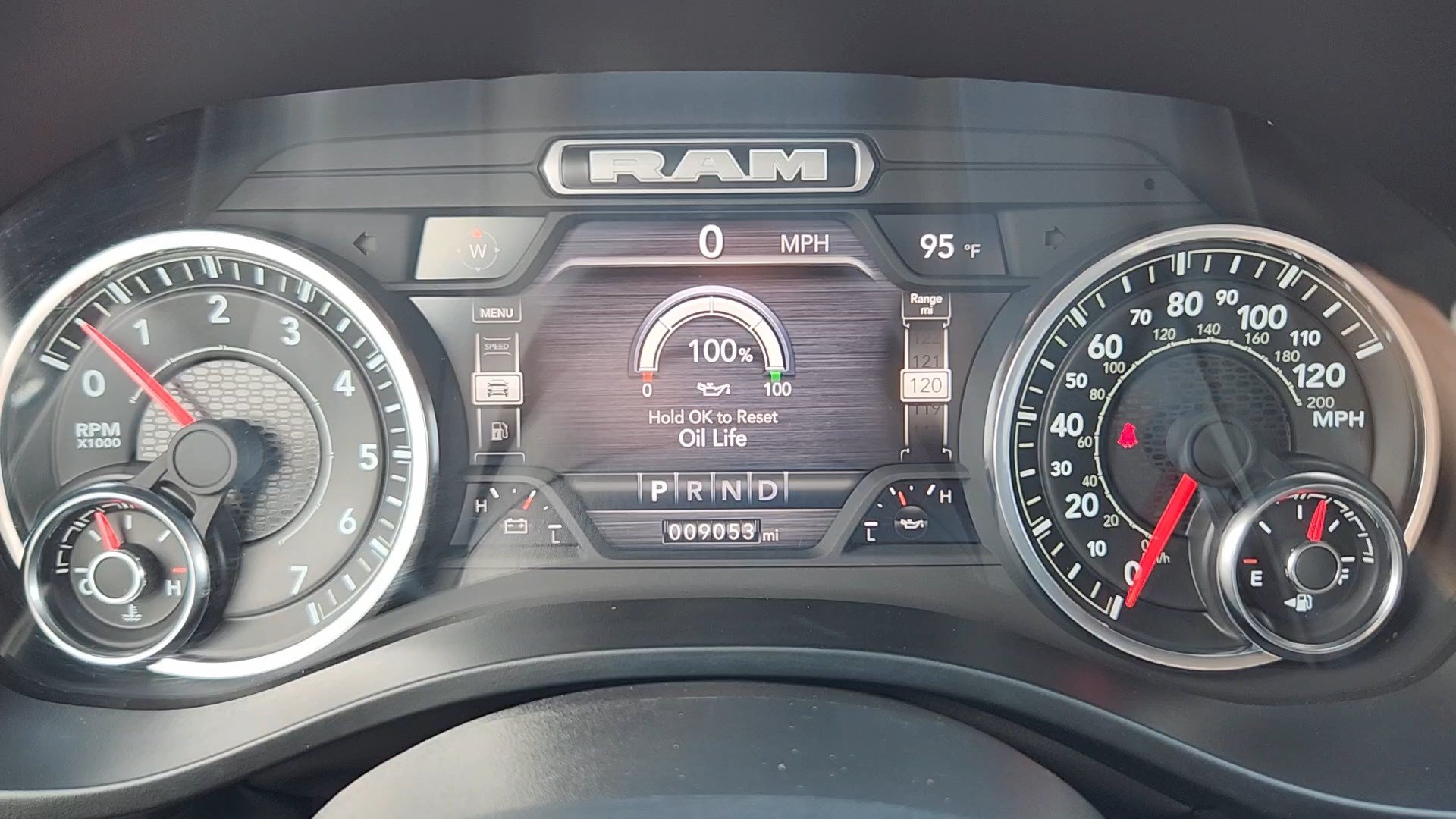 Used 2024 RAM 1500 Laramie AWD/4WD image 12
