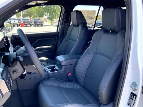 New 2026 Toyota 4Runner TRD Off-Road Premium AWD/4WD image 9