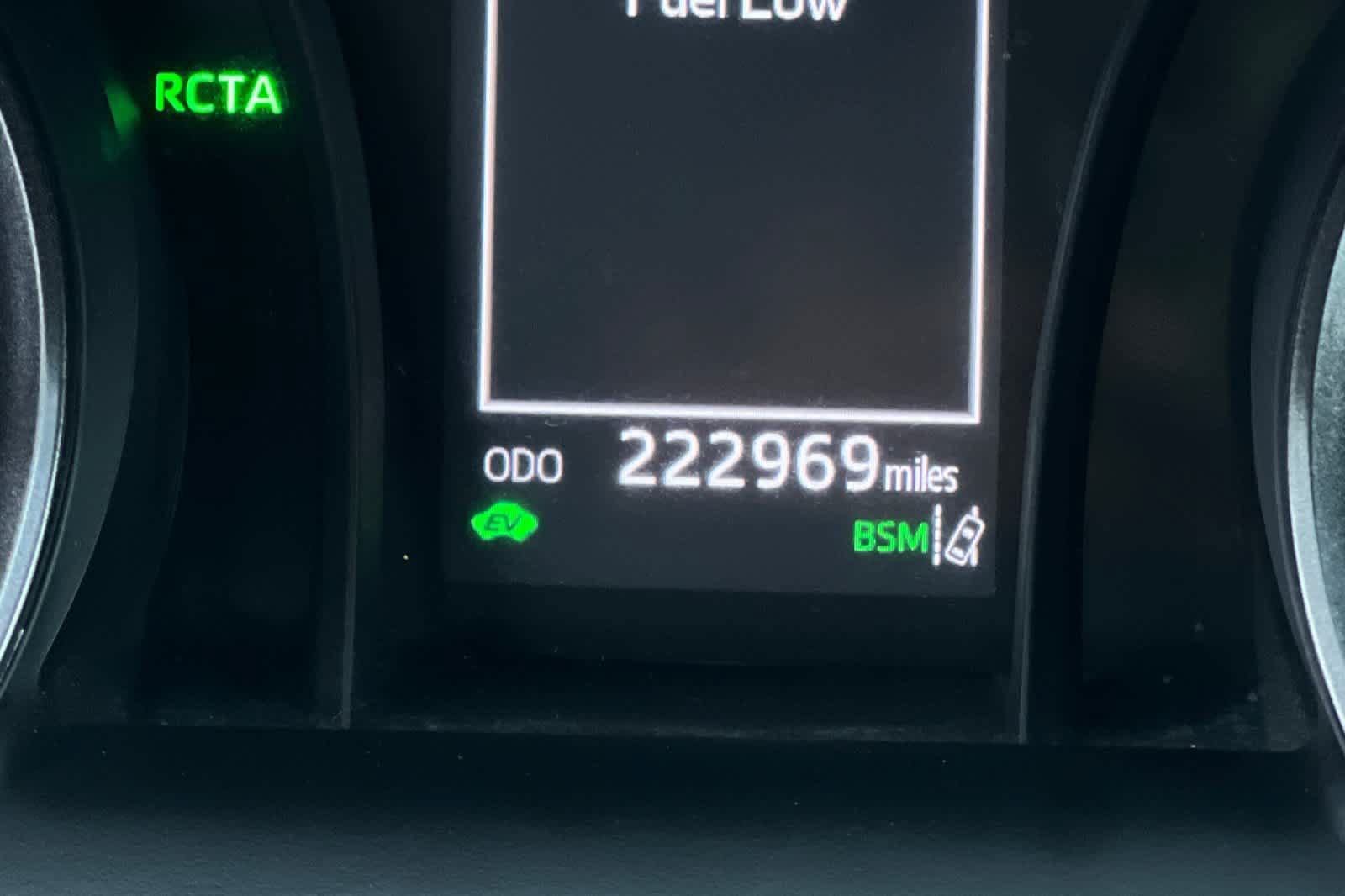Used 2022 Toyota Camry SE w/ Cold Weather Package FWD image 27