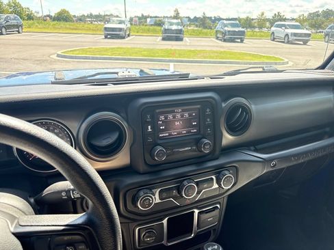 Used 2020 Jeep Wrangler Unlimited Sport AWD/4WD image 17