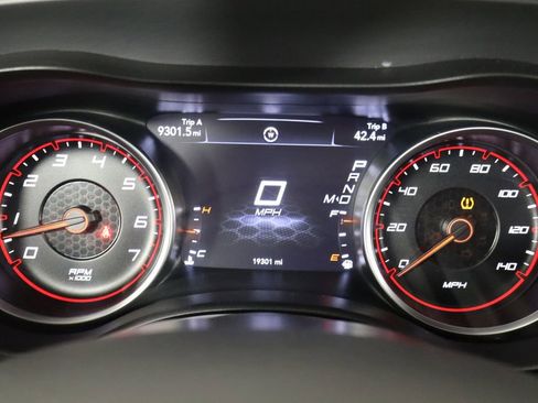 Used 2023 Dodge Charger SXT RWD image 11