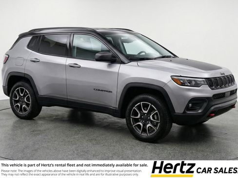 Used 2025 Jeep Compass Trailhawk w/ Trailer Tow Group image 1