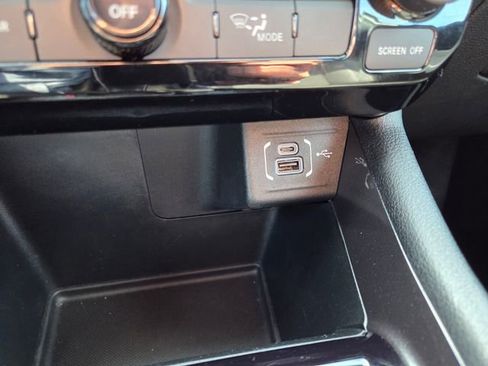 Used 2024 Jeep Compass Latitude image 27