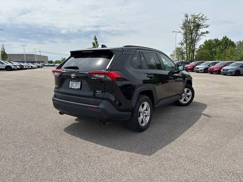 Used 2019 Toyota RAV4 XLE AWD/4WD image 11