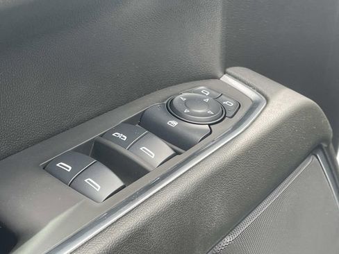 Used 2025 Chevrolet Silverado 1500 LT AWD/4WD image 16