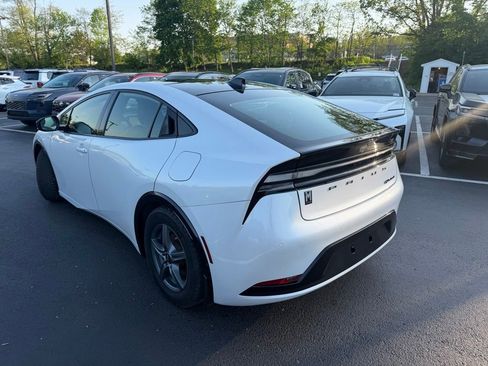 Used 2023 Toyota Prius Prime FWD image 7