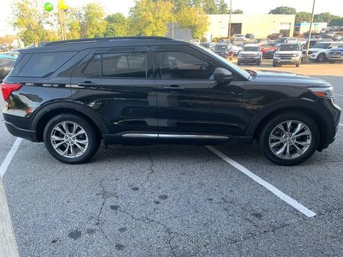 Used 2020 Ford Explorer XLT w/ Equipment Group 202A RWD image 4