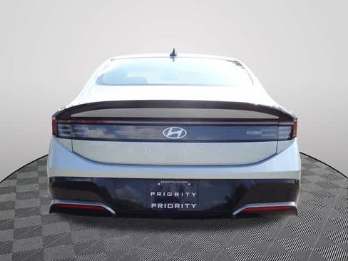 Used 2025 Hyundai Sonata SEL FWD image 3