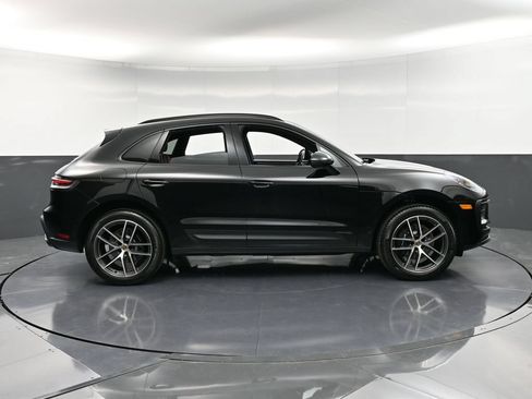 Certified 2026 Porsche Macan AWD/4WD image 9