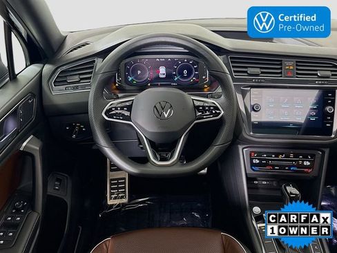Certified 2022 Volkswagen Tiguan SEL R-Line image 24