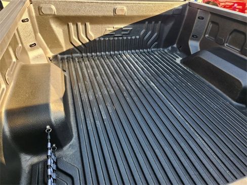 Used 2024 Chevrolet Silverado 1500 LT image 9